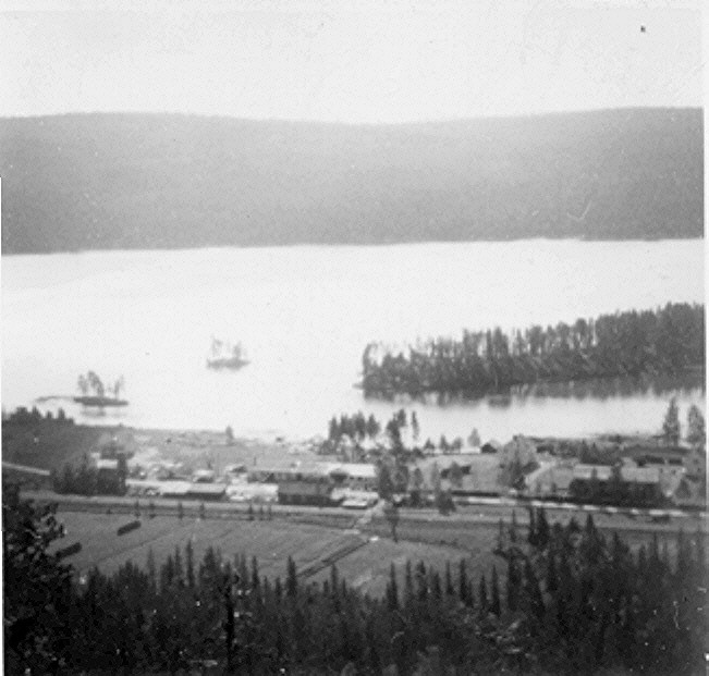 Fotografi över forsvik någon gång i början av 1950 från midsommar hällan